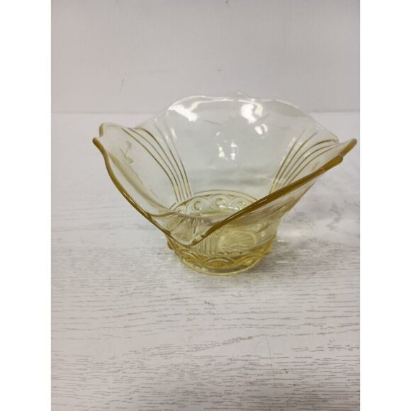 Vintage Lancaster Yellow Depression Glass Serving Bowl Etched Flower Ruffle Edge - Picture 7 of 13